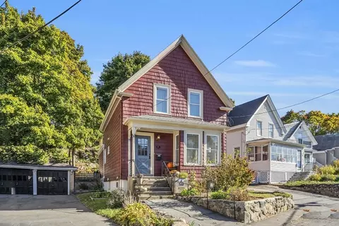 16 Jessie St, Swampscott, MA 01907