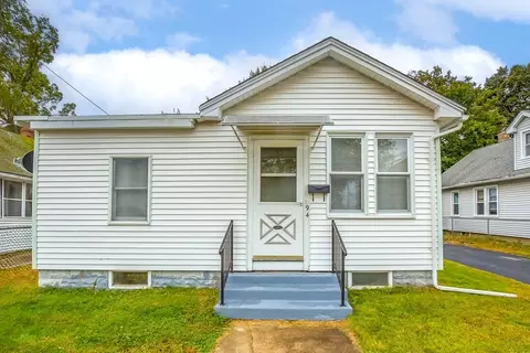 94 Duryea St, Springfield, MA 01104