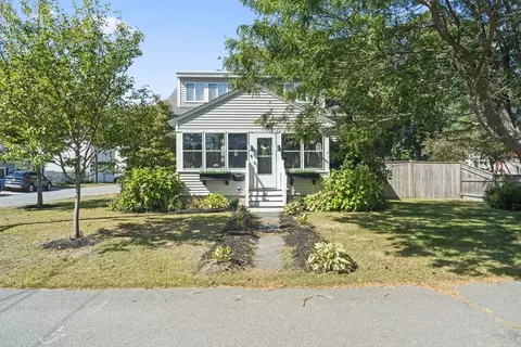 12 Munroe St, Haverhill, MA 01830