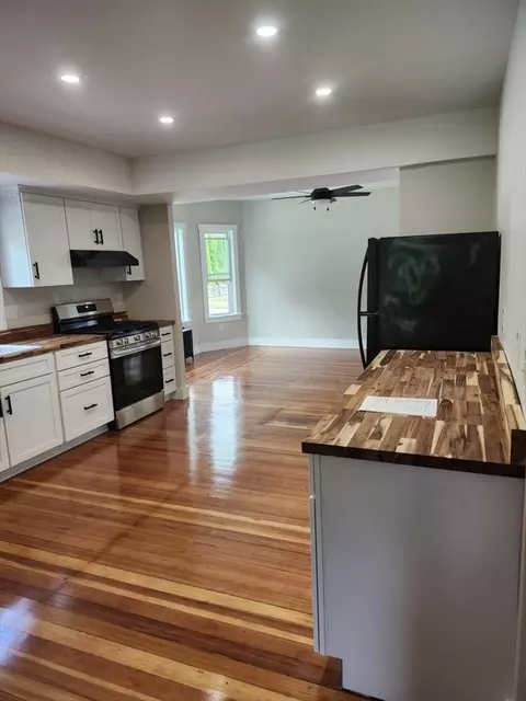 16-18 Victoria Park, Chicopee, MA 01020