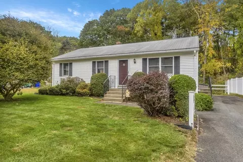 8 Tara Cir, Northampton, MA 01062