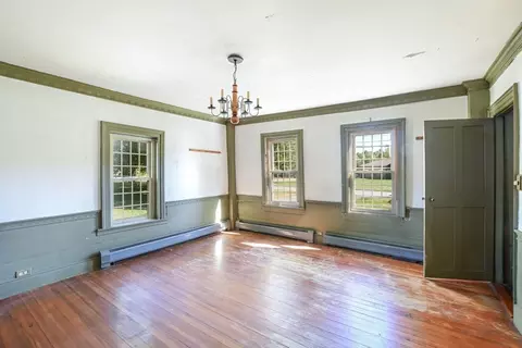 363 Main St, Acushnet, MA 02743 photo 7