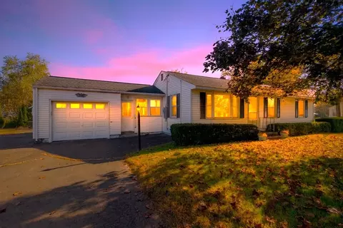 56 Taft St, Feeding Hills, MA 01030