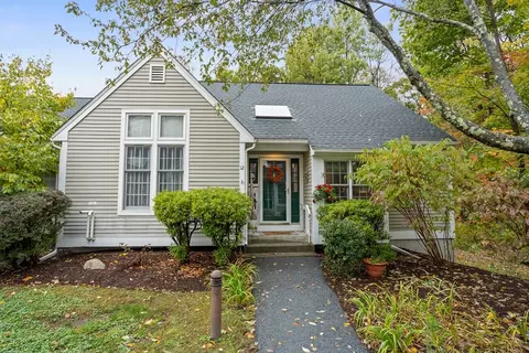 12 Brewster Ln #12, Acton, MA 01720
