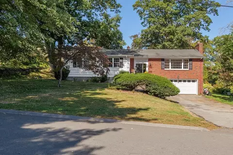 5 Castle Heights Rd, Andover, MA 01810