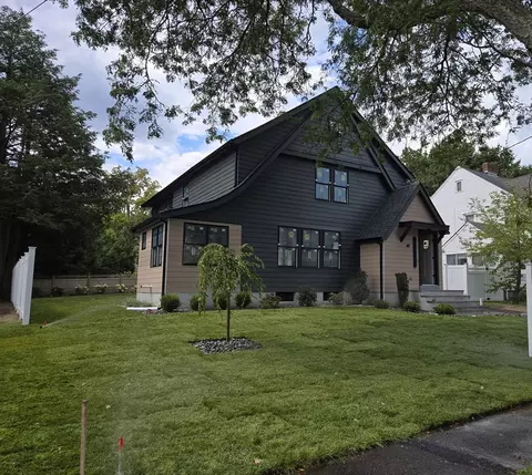 62 Washington Ave, Needham, MA 02492