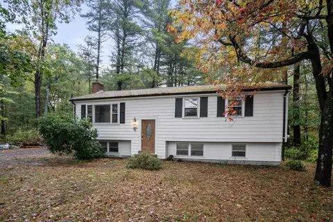 159 Walnut, Halifax, MA 02338