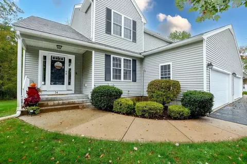 34 Captain Carlson Way #34, West Bridgewater, MA 02379