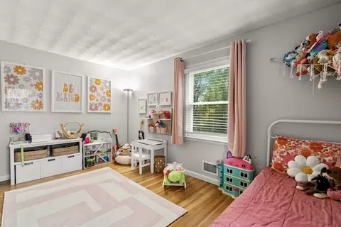 Bedroom - 404 Arlington St, Acton, MA 01720 photo 6 of 8
