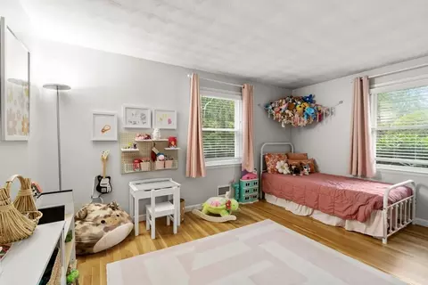 Bedroom - 404 Arlington St, Acton, MA 01720 photo 5 of 8