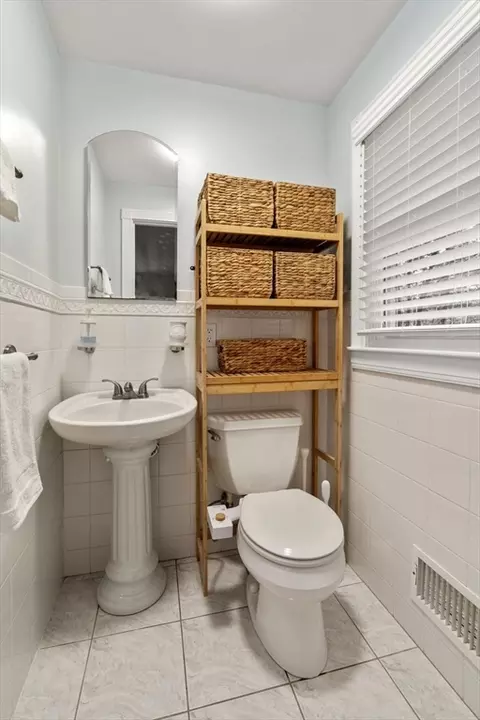 Bath - 404 Arlington St, Acton, MA 01720 photo 2 of 3