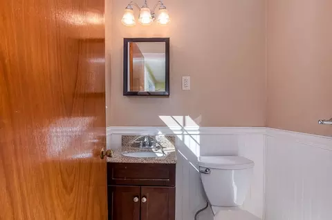 Bath - 85 Lancaster Rd #85, Dedham, MA 02026 photo 1 of 2