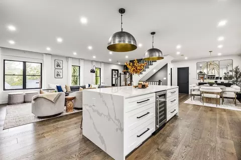 973 Main St, Lynnfield, MA 01940
