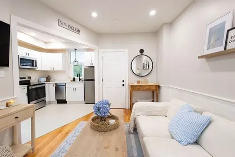 44 Washington St #C, Newburyport, MA 01950