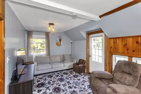 157 Pendleton Ave, Chicopee, MA 01020 photo 5