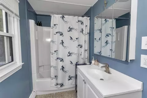 157 Pendleton Ave, Chicopee, MA 01020 photo 14
