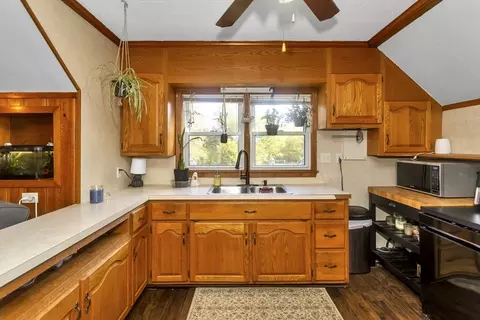 157 Pendleton Ave, Chicopee, MA 01020 photo 3