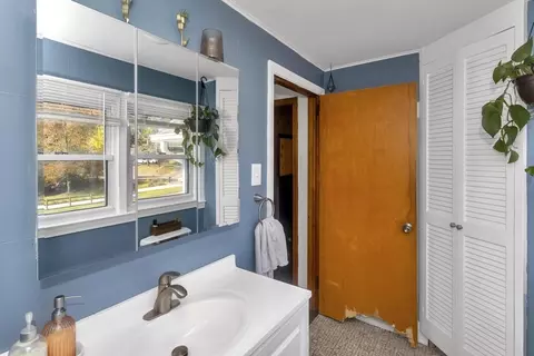 157 Pendleton Ave, Chicopee, MA 01020 photo 15