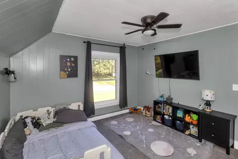 157 Pendleton Ave, Chicopee, MA 01020 photo 12