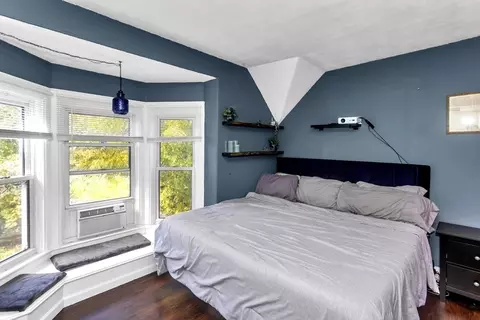 157 Pendleton Ave, Chicopee, MA 01020 photo 9