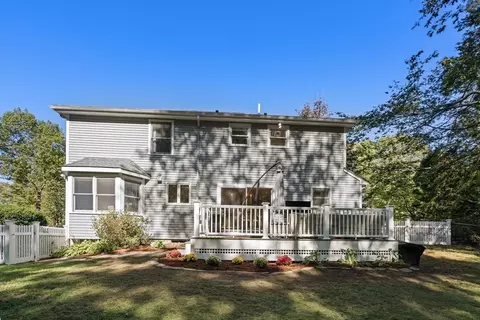 Exterior - 4 Beechwood Dr, Walpole, MA 02071 photo 6 of 7