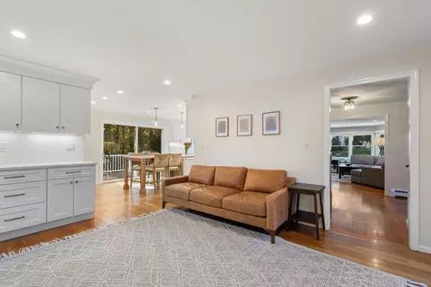 Entry Way - 4 Beechwood Dr, Walpole, MA 02071 photo 2 of 2