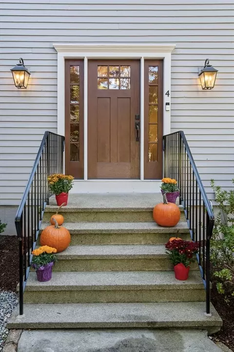 Exterior - 4 Beechwood Dr, Walpole, MA 02071 photo 5 of 7