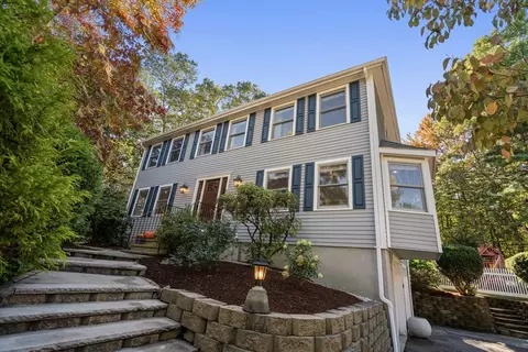 Exterior - 4 Beechwood Dr, Walpole, MA 02071 photo 3 of 7