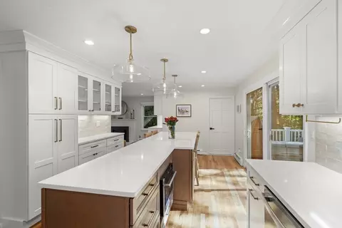 Kitchen - 4 Beechwood Dr, Walpole, MA 02071 photo 3 of 4