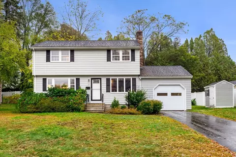 10 Rawson Hill Rd, Newburyport, MA 01950