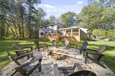 Exterior - 41 Searle St, Georgetown, MA 01833 photo 3 of 4