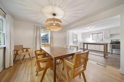 Dining - 41 Searle St, Georgetown, MA 01833 photo 1 of 1