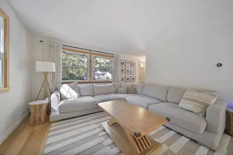 Living - 41 Searle St, Georgetown, MA 01833 photo 1 of 2