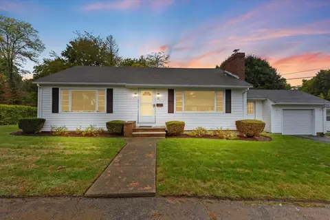 16 Billings St, Taunton, MA 02780