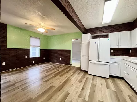30 Epping St, Lowell, MA 01852 photo 3