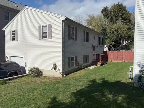 102 Vestal St, Fall River, MA 02720 photo 2