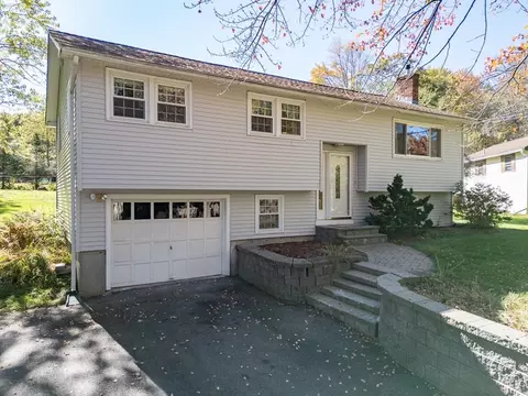75 Highland St, Townsend, MA 01469