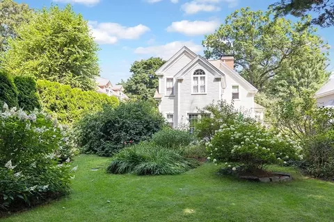 855 Barretts Mill Rd, Concord, MA 01742