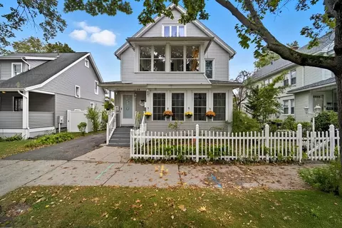 122-124 Mooreland St, Springfield, MA 01104