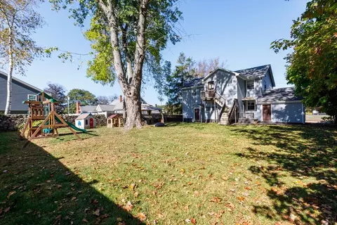 48 Ray St, Webster, MA 01570 photo 4