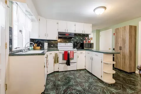 48 Ray St, Webster, MA 01570 photo 9