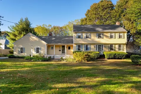 89 Walnut St, Reading, MA 01867