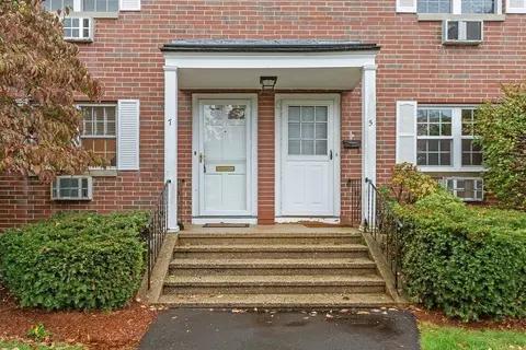 7 Kingston St #7, North Andover, MA 01845