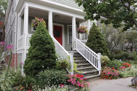 92 Fayerweather St #2, Cambridge, MA 02138