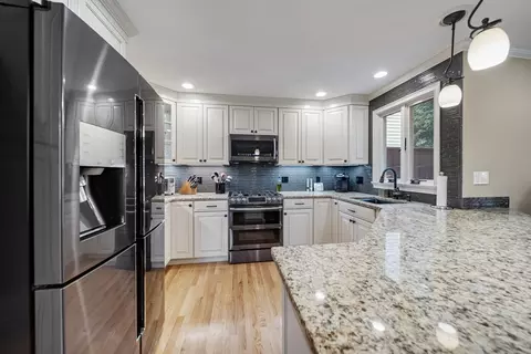 20 Collins St #B, Danvers, MA 01923 photo 9