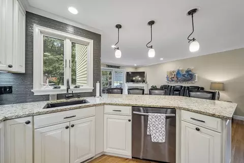 20 Collins St #B, Danvers, MA 01923 photo 10