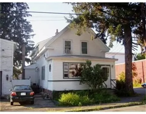 20 Ashland St, Haverhill, MA 01830
