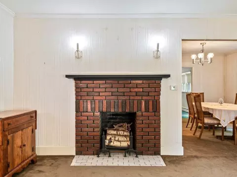 Living - 83 Commodore Rd, Worcester, MA 01602 photo 2 of 5