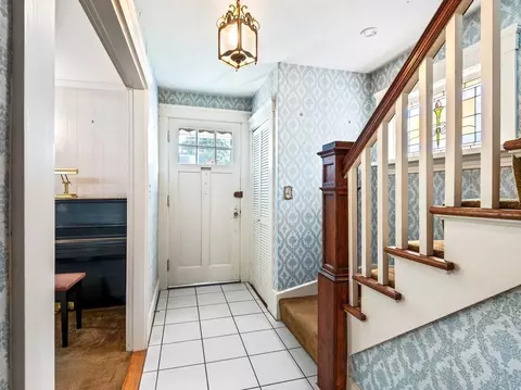 Entry Way - 83 Commodore Rd, Worcester, MA 01602 photo 2 of 4