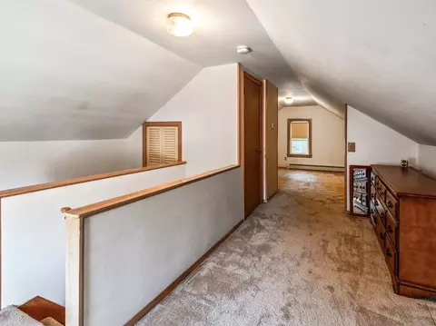 Entry Way - 83 Commodore Rd, Worcester, MA 01602 photo 3 of 4